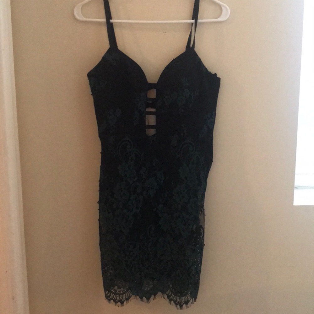 Lace bodycon dress